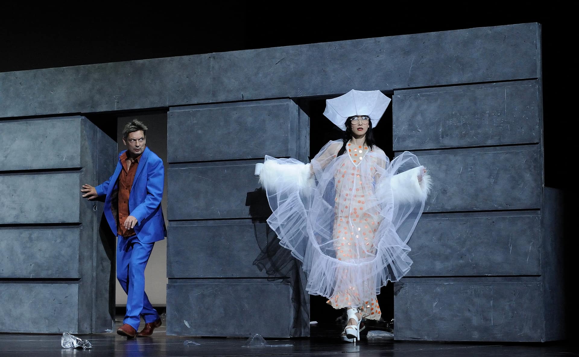 Die Befristeten, Götz Schulte, Yui Kawaguchi, 