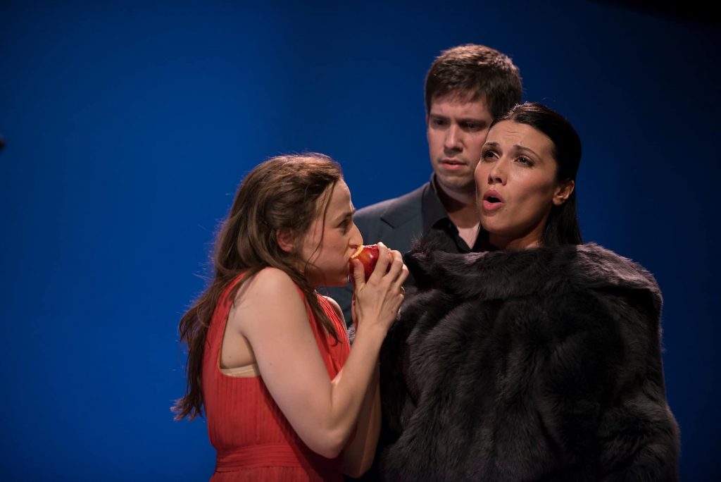  Anna-Luise Recke, Simon Pauly, Katarina Bradic, photo: Falk Wenzel