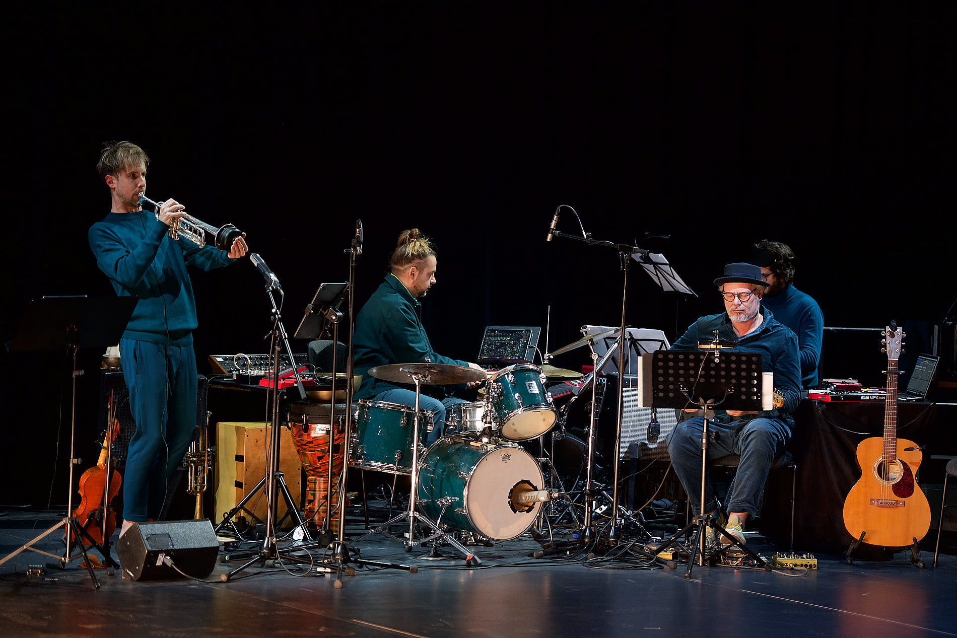sweet surrogates, Paul Hübner, Philipp Kullen, Tobias Weber, Matan Porat, 
