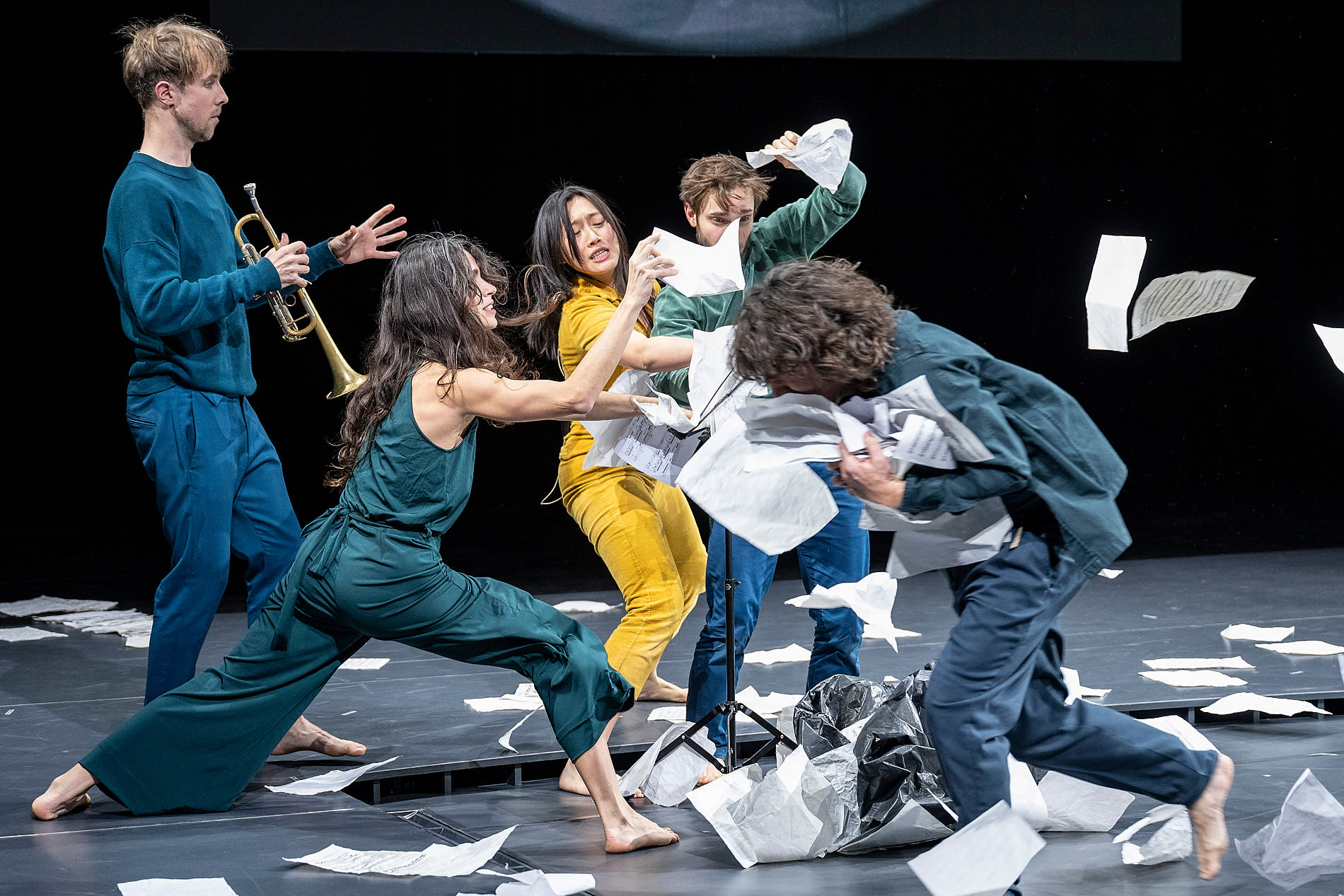 sweet surrogates, Paul Hübner, Alba de Miguel, Peyee Chen, Florian Graul, Martin Clausen, 